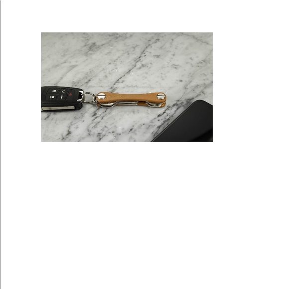KEY SMART / Compact Key Holder Leather Edition - Picture 3 of 4